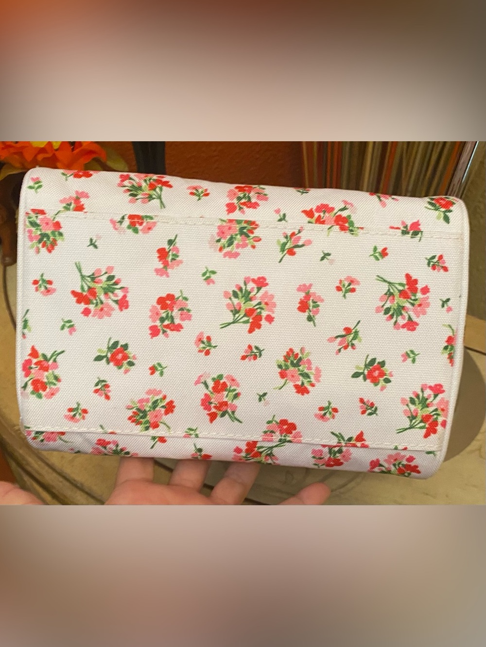 Kate Spade ♠️ New York - NEW - Flowers Red Insulated Lunch Tote - Picture 9 of 13